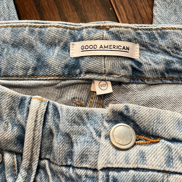 Good American Sz 4/27 High Waisted, Straight Leg Light Wash Denim Jeans - Picture 4 of 15